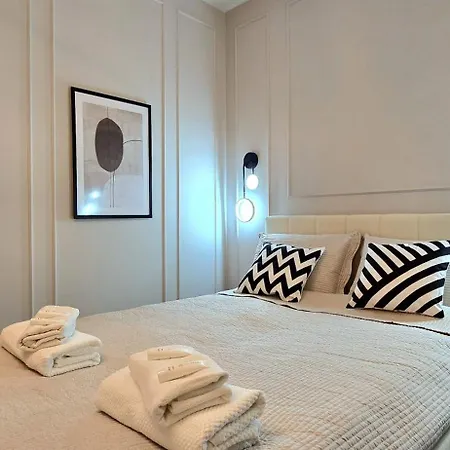 Plaza 41 -2 By Triapart